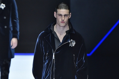 不管胡歌是不是“保密局”的 丝绒足以让你舔屏