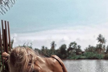 挑战“十指合腰”火了 but敢问腰在何方