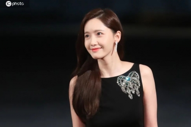 跟“黑肉”说拜拜 女明星美白秘诀让你白成一道光