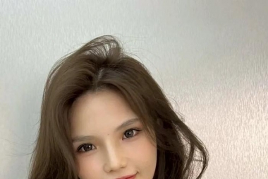 别再乱烫！这几款卷发，让你自带高光滤镜